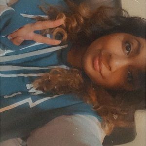 Meet your Posher, Khadija